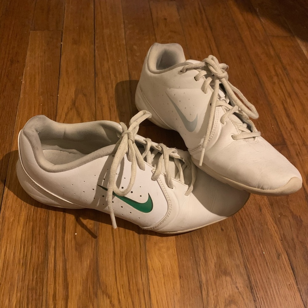 Nike cheer shoes